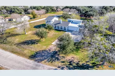 445 Lakeshore Drive, Victoria, TX 77905 - Photo 41