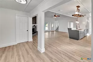 445 Lakeshore Dr, Victoria, TX 77905 - Photo 13