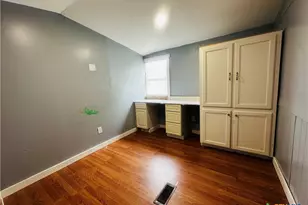 217 E Schulz St, Marion, TX 78124 - Photo 17