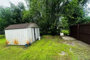 217 E Schulz St, Marion, TX 78124 - Photo 5