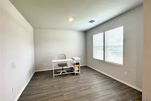 404 Jean St, Seguin, TX 78155 - Photo 3