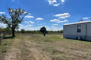 2887 Kemper City Rd, Victoria, TX 77905 - Photo 9