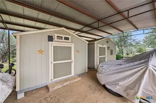 300 Bluff Rd, Spicewood, TX 78669 - Photo 17