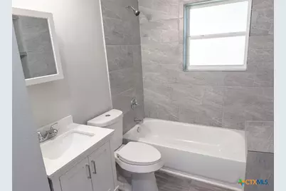 106 N Pear Street, Rockdale, TX 76567 - Photo 7