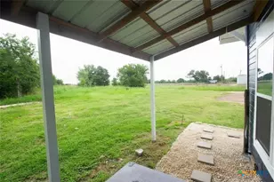 106 N Pear St, Rockdale, TX 76567 - Photo 11