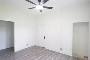 106 N Pear St, Rockdale, TX 76567 - Photo 5
