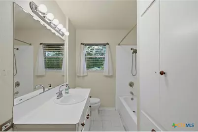 208 N Cedar Street, Buda, TX 78610 - Photo 9