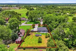 554 W Austin St, Luling, TX 78648 - Photo 45