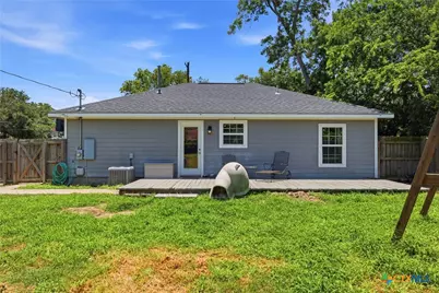 554 West Austin Street, Luling, TX 78648 - Photo 37