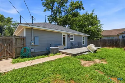 554 West Austin Street, Luling, TX 78648 - Photo 35