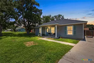 554 W Austin St, Luling, TX 78648 - Photo 5