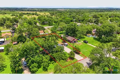 554 West Austin Street, Luling, TX 78648 - Photo 43