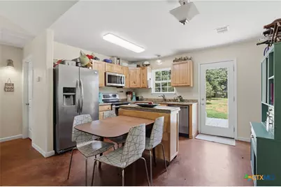 554 West Austin Street, Luling, TX 78648 - Photo 15