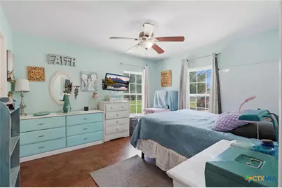 554 West Austin Street, Luling, TX 78648 - Photo 23