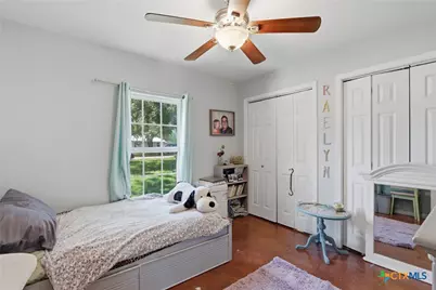 554 West Austin Street, Luling, TX 78648 - Photo 27