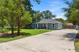 554 W Austin St, Luling, TX 78648 - Photo 1