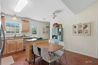 554 West Austin Street, Luling, TX 78648 - Photo 21