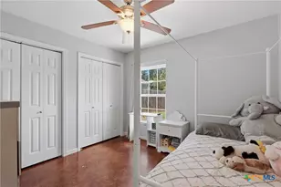 554 W Austin St, Luling, TX 78648 - Photo 31