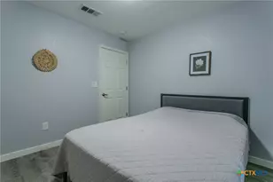 615 E 9th Ave, Belton, TX 76513 - Photo 13