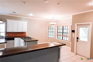 406 Woodway Dr, Victoria, TX 77904 - Photo 9