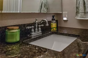 102 Sagemont Ave, Victoria, TX 77904 - Photo 33