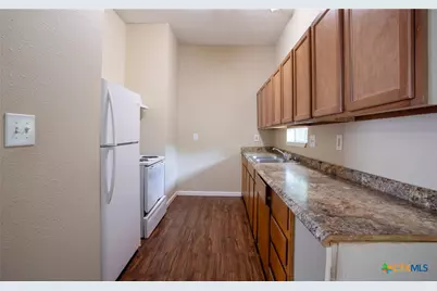 306 E Brazos A & B Street, Victoria, TX 77901 - Photo 9