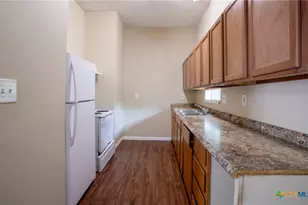 306 E Brazos A & B St, Victoria, TX 77901 - Photo 9