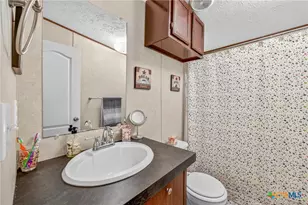1340 Co Rd 344, Gonzales, TX 78629 - Photo 25