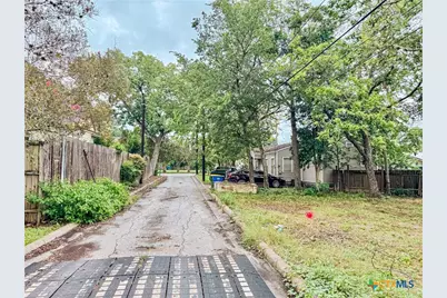 811 Saint John Street, Gonzales, TX 78629 - Photo 9