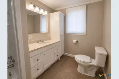 312 Willow Avenue, Luling, TX 78648 - Photo 9
