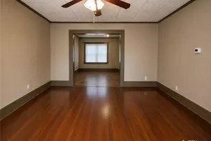 312 Willow Ave, Luling, TX 78648 - Photo 3