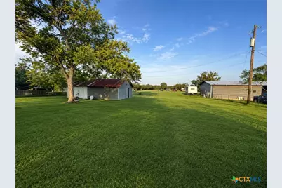 312 Willow Avenue, Luling, TX 78648 - Photo 15