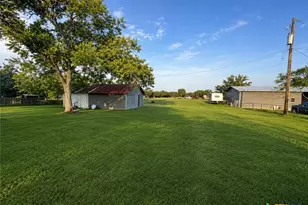 312 Willow Ave, Luling, TX 78648 - Photo 15