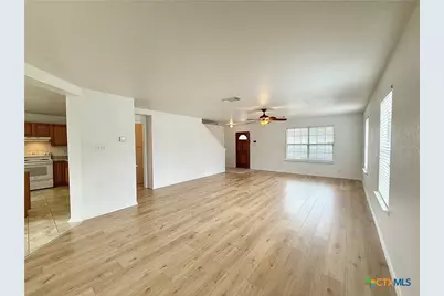 2051 Club Crossing, New Braunfels, TX 78130 - Photo 7