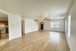 2051 Club Crossing, New Braunfels, TX 78130 - Photo 7