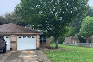 570 Beverly Ln, New Braunfels, TX 78130 - Photo 3