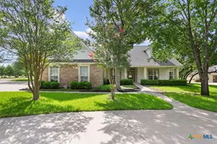 901 Salado Oaks Dr, Salado, TX 76571 - Photo 1