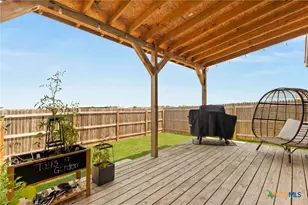 9129 Navarro Vis, Seguin, TX 78155 - Photo 5