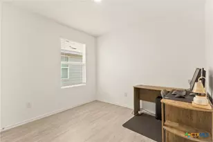 9129 Navarro Vis, Seguin, TX 78155 - Photo 19