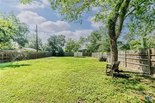 626 St Vincent St, Gonzales, TX 78629 - Photo 9