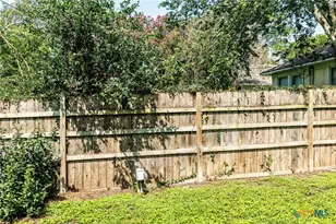 626 St Vincent St, Gonzales, TX 78629 - Photo 15