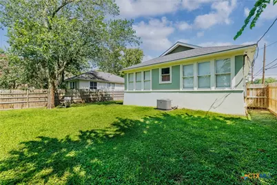 626 Saint Vincent Street, Gonzales, TX 78629 - Photo 11