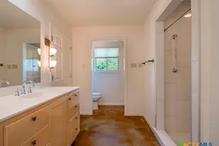 736 W Lakecrest Dr, Other, TX 78607 - Photo 15