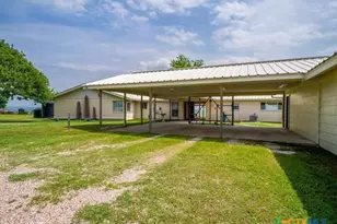 736 W Lakecrest Dr, Other, TX 78607 - Photo 31