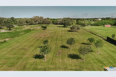 413 West Oaks Drive, Victoria, TX 77905 - Photo 27