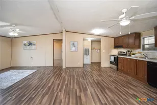413 W Oaks Dr, Victoria, TX 77905 - Photo 9