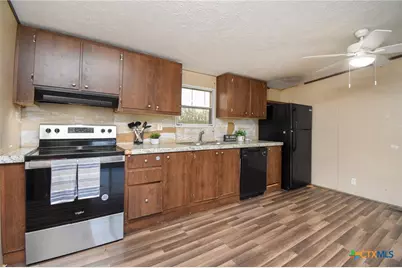 413 West Oaks Drive, Victoria, TX 77905 - Photo 7