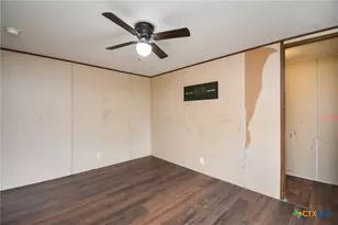 413 W Oaks Dr, Victoria, TX 77905 - Photo 11