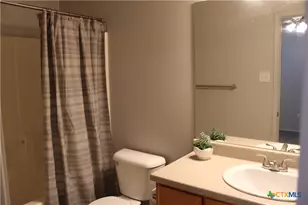 415 E 4th Ave, Belton, TX 76513 - Photo 25
