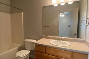 415 E 4th Ave, Belton, TX 76513 - Photo 11